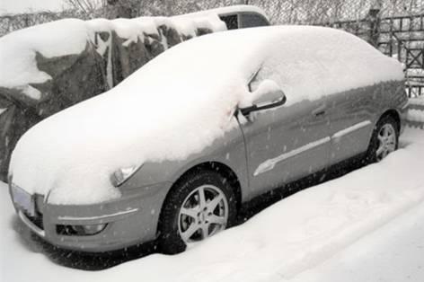 雪后如何洗車不毀車漆 及時(shí)清洗勿用熱水